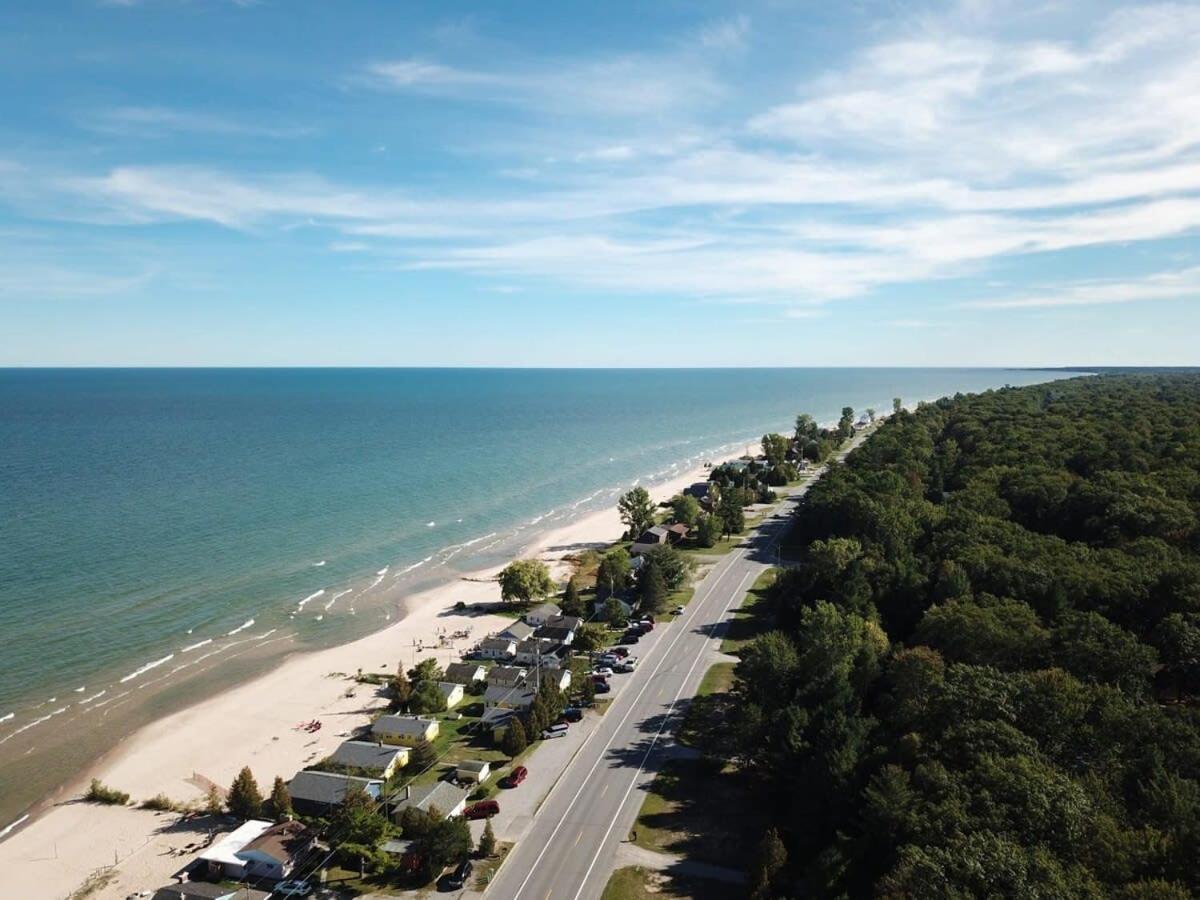 Beach Club Of Oscoda - The Lakeshore Cottage ภายนอก รูปภาพ