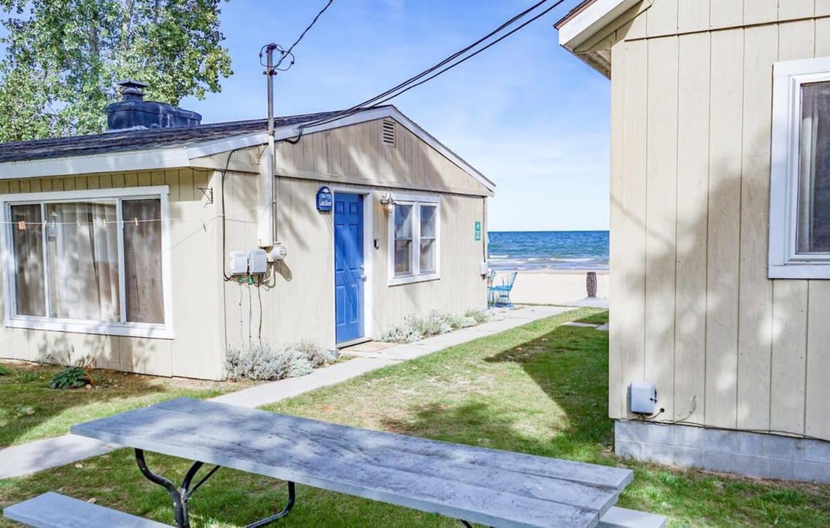 Beach Club Of Oscoda - The Lakeshore Cottage ภายนอก รูปภาพ