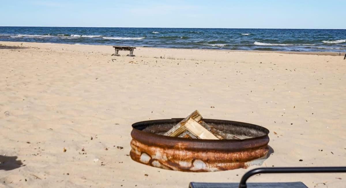 Beach Club Of Oscoda - The Lakeshore Cottage ภายนอก รูปภาพ