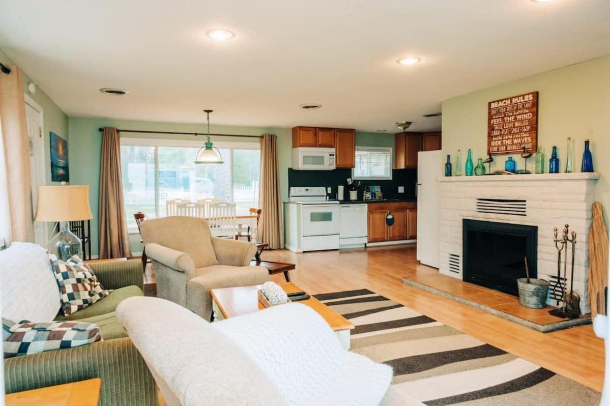 Beach Club Of Oscoda - The Lakeshore Cottage ภายนอก รูปภาพ